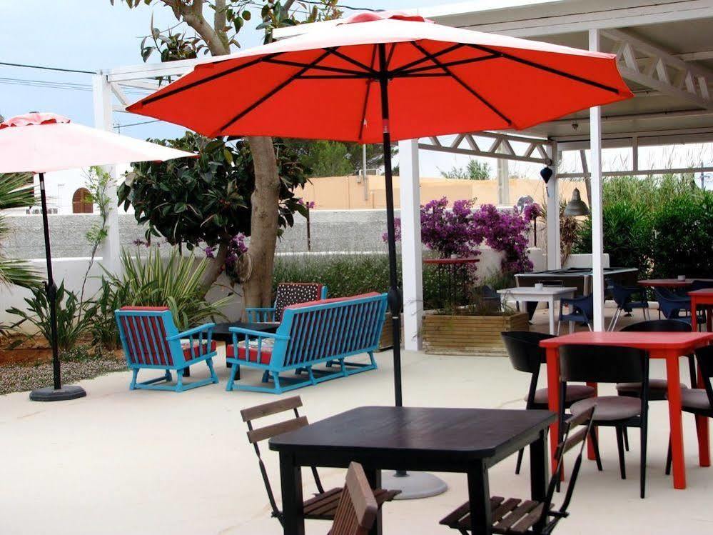Cosmos Grand Hostal Sant Francesc de s'Estany Exterior foto